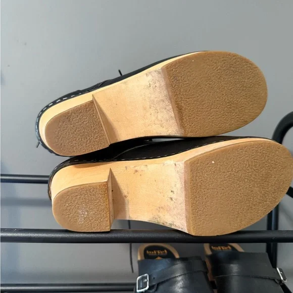 Swedish Hasbeens Black Heeled Boots with Classic Design - Picture 4 of 6